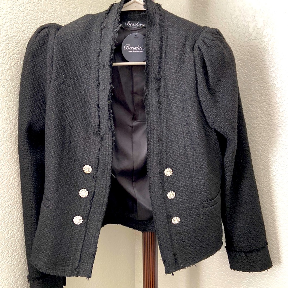 Beashion black with shoulder pads blazer